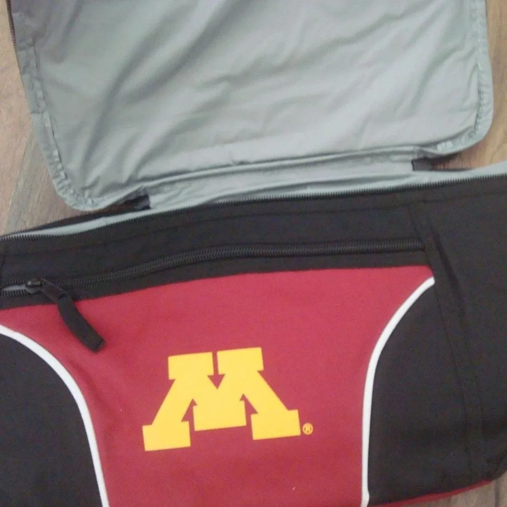 MINNESOTA GOPHERS 7X17 COOLER BAG‎ TAILGATING